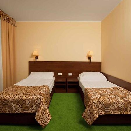 Hotel Zielony Πόζναν Εξωτερικό φωτογραφία