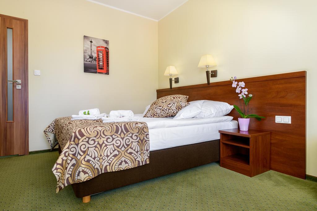 Hotel Zielony Πόζναν Εξωτερικό φωτογραφία