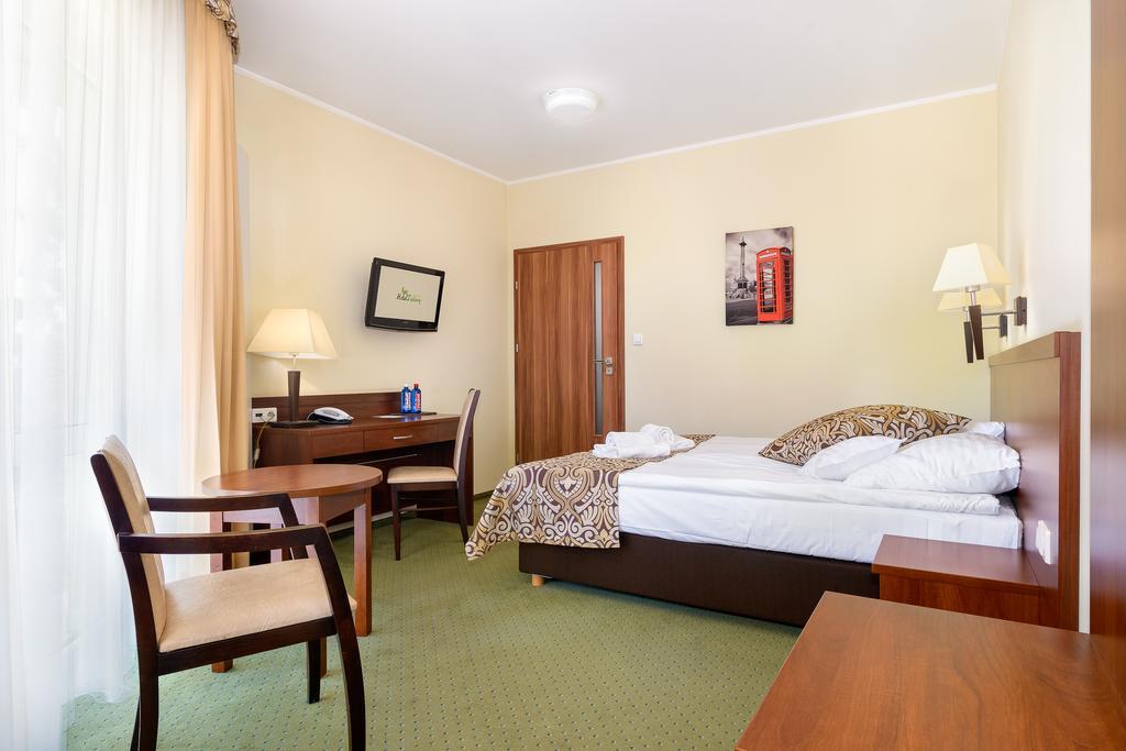 Hotel Zielony Πόζναν Εξωτερικό φωτογραφία