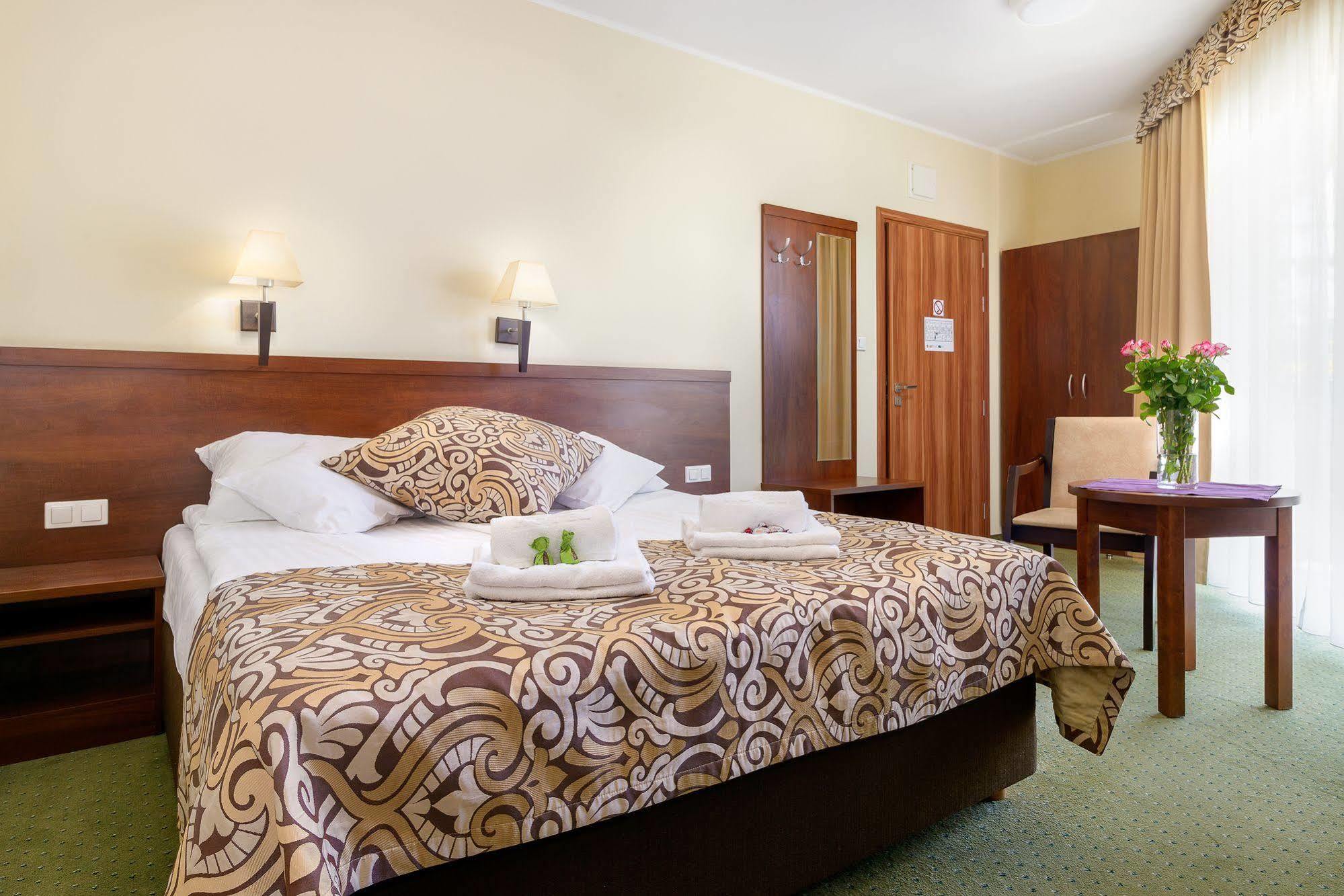 Hotel Zielony Πόζναν Εξωτερικό φωτογραφία