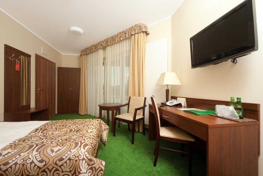 Hotel Zielony Πόζναν Εξωτερικό φωτογραφία